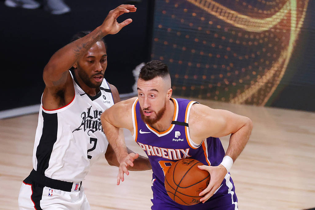 关于广州队训练开放日；集结日绝杀压哨引欢呼；NBA常规赛在即；赛程密集仍需轮换的信息