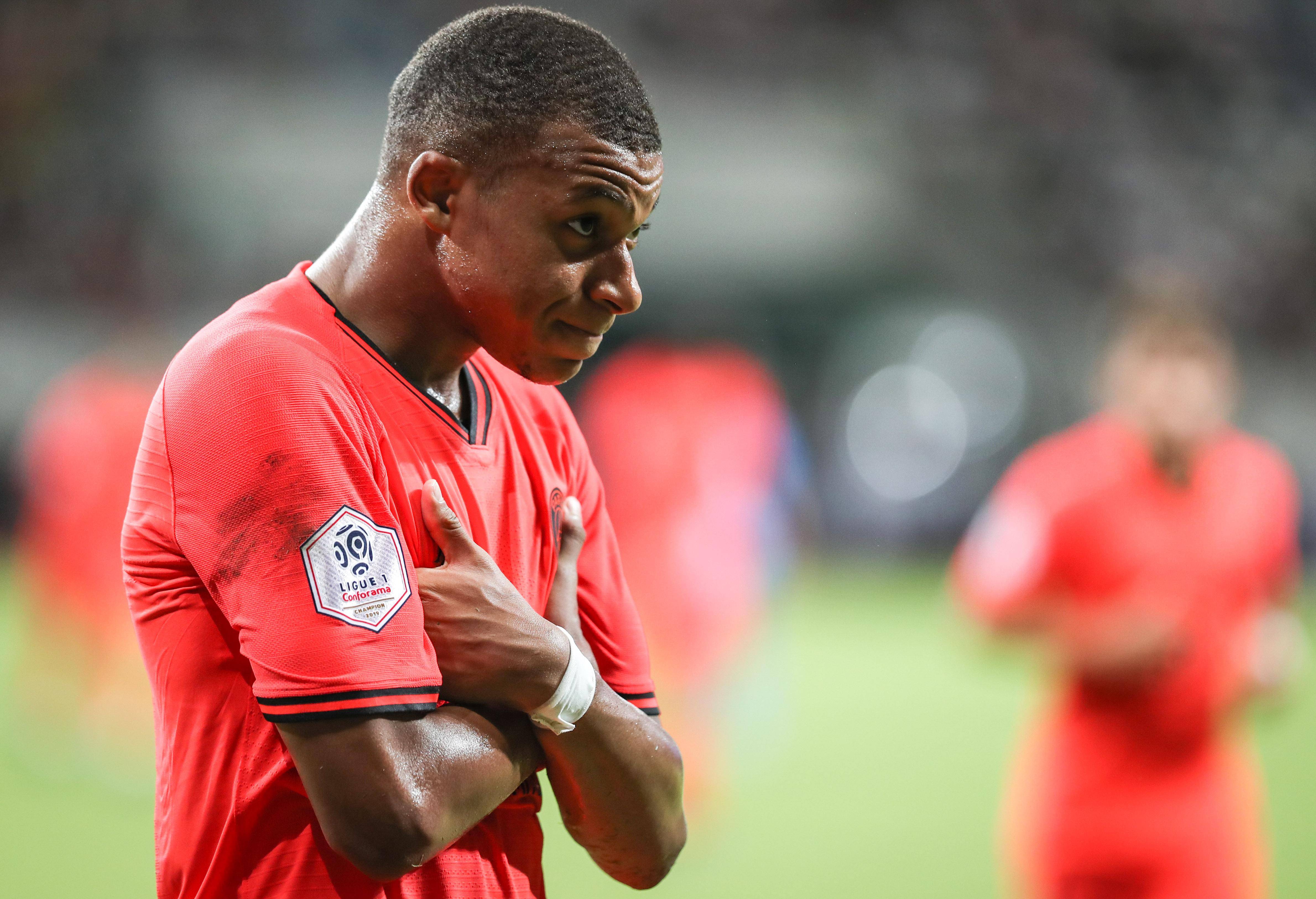 从国际比赛日曼联完成体检到加时末段里昂备战NBA季后赛，里程碑夜巴黎圣日耳曼远射贴柱的简单介绍